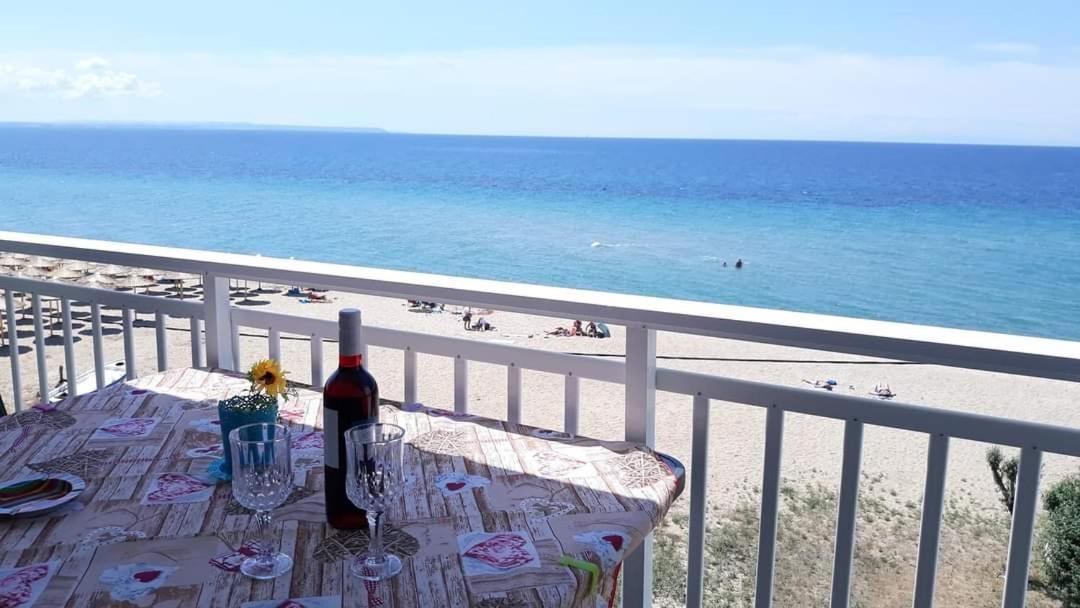 Vasileiadou Coastal Rooms Flogita Bagian luar foto