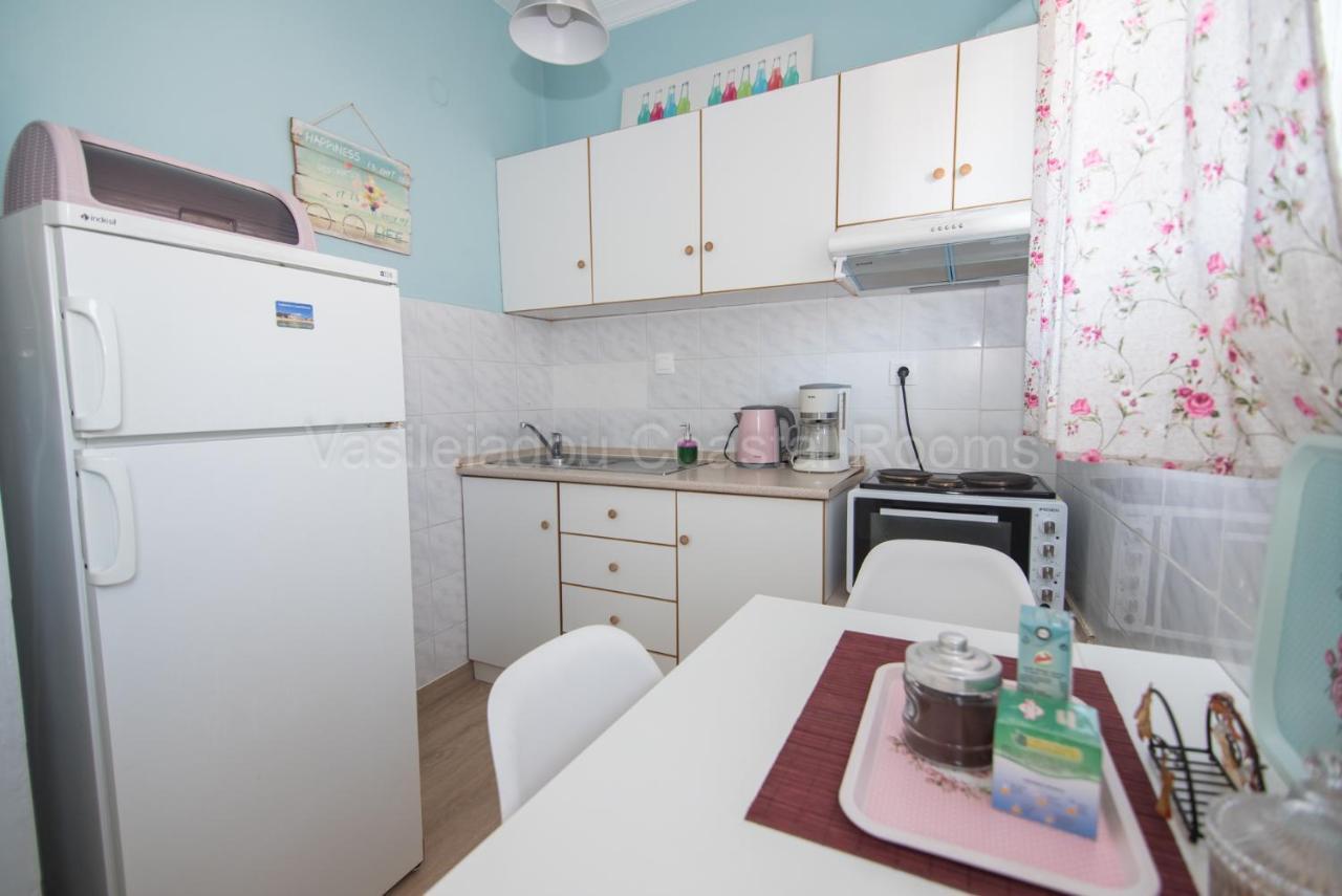 Vasileiadou Coastal Rooms Flogita Bagian luar foto