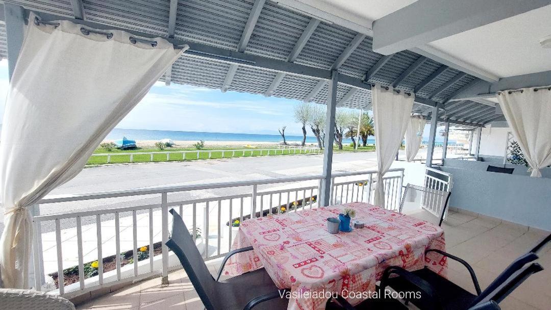 Vasileiadou Coastal Rooms Flogita Bagian luar foto